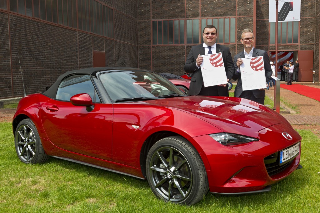 Kevin Rice (Design Director at Mazda Motor Europe) and Wojciech Halarewicz (Vice President Communications at Mazda Motor Europe)